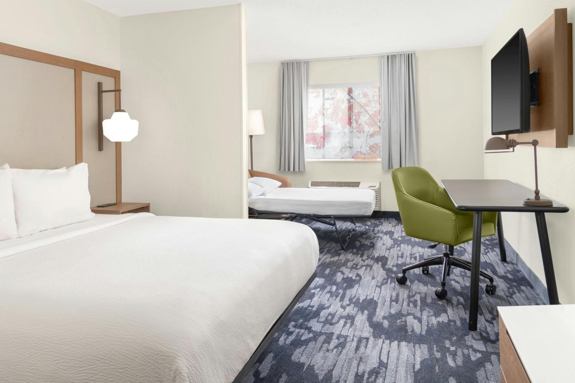 Fairfield & Hotel