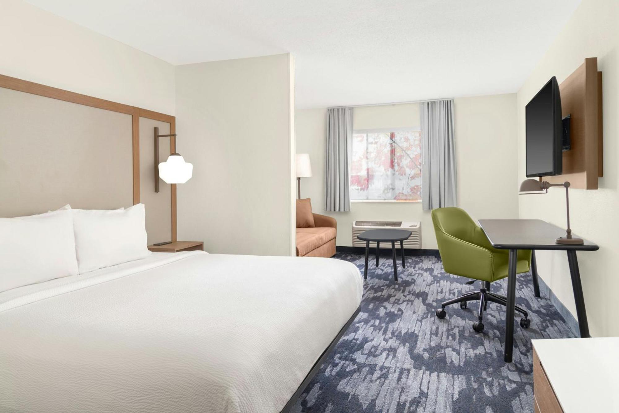 Fairfield & Hotel 3*