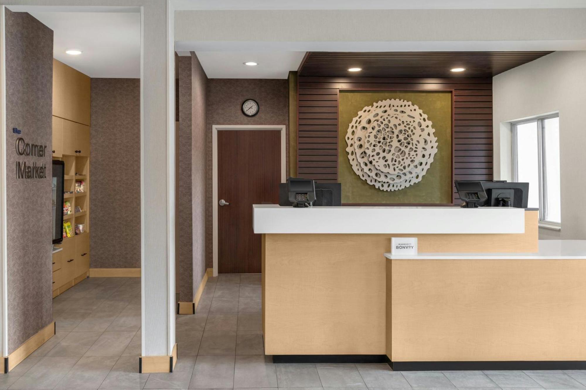 Fairfield & Hotel